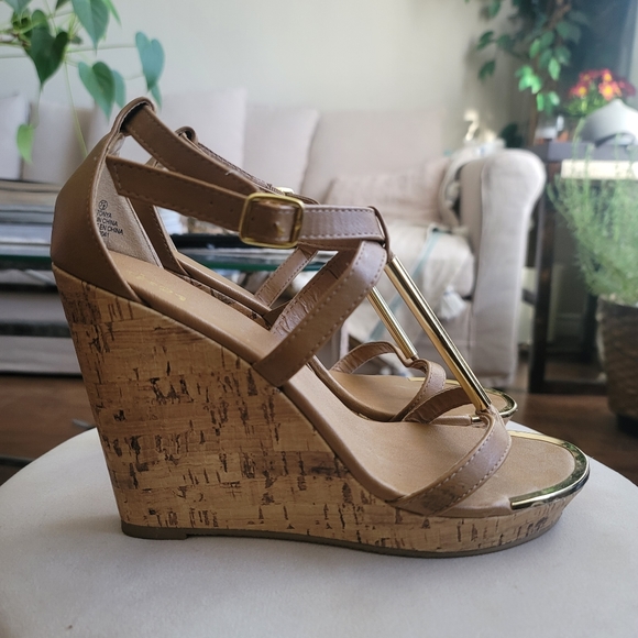 Women's Platform Wedges Strap Sandals In Tan / Nude Color Size 7 1/2 - Picture 4 of 15